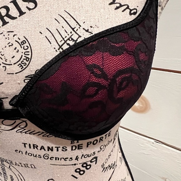 Wonderbra size 34A elegant Black and Red Lace  bra, EUC - Picture 7 of 8